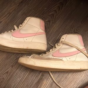 cute pink nike blazers!